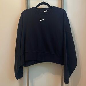 Cropped Nike sweatshirt